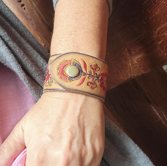 Embroidered Leather Cuff Bracelet - Picture 4 of 10